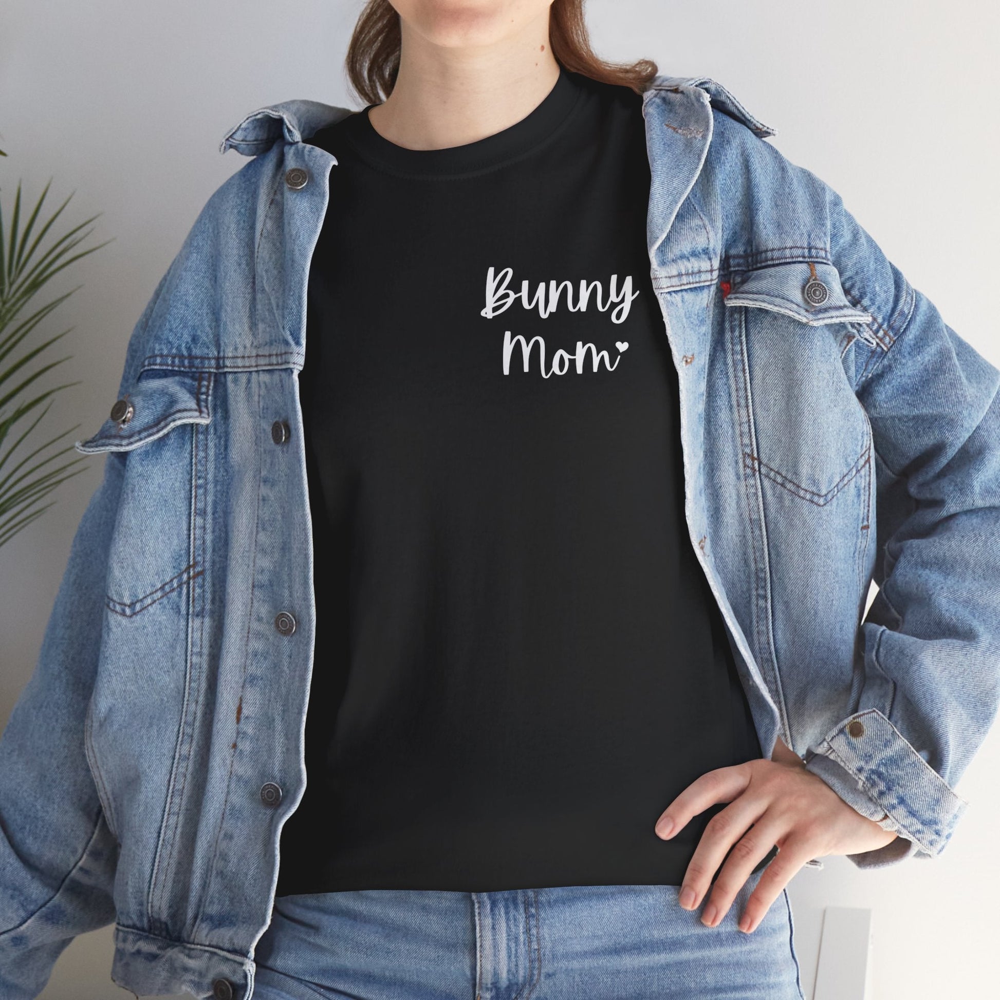 Bunny Mom | Pocket Print | Unisex T-shirt - Detezi Designs-33842327606133357422