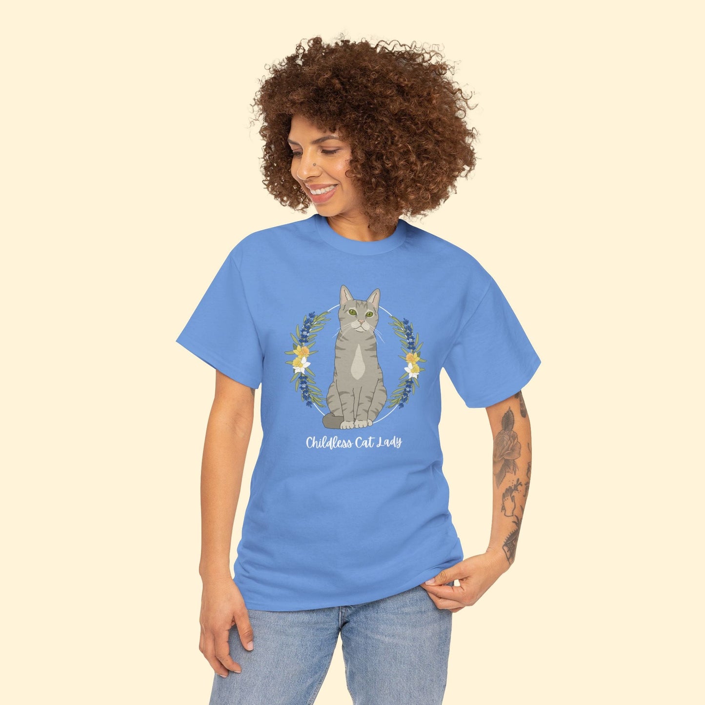 Childless Cat Lady | T - shirt - Detezi Designs - 22359244404050113812