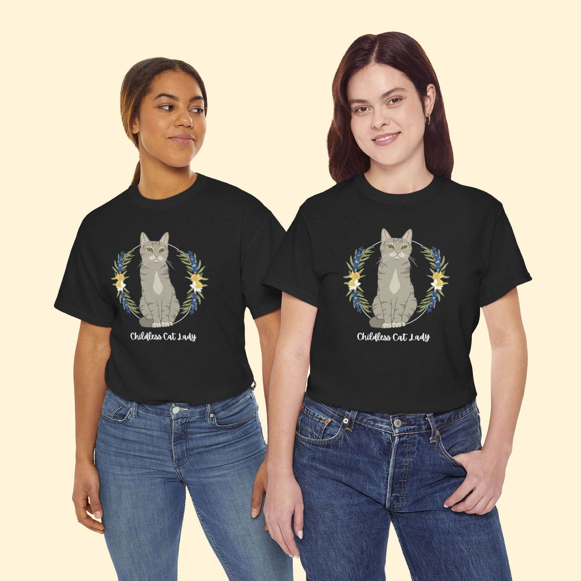 Childless Cat Lady | T - shirt - Detezi Designs - 22359244404050113812