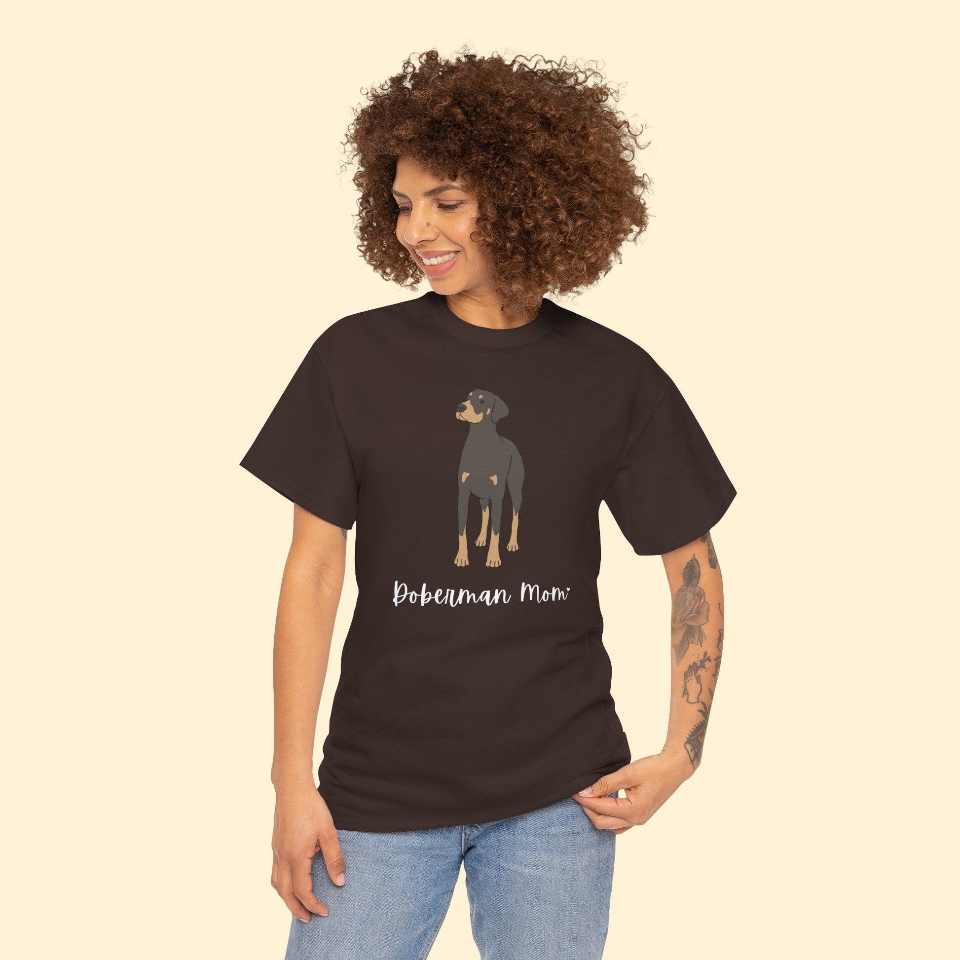 Doberman Mom | Unisex T-shirt - Detezi Designs-29469320500564245170