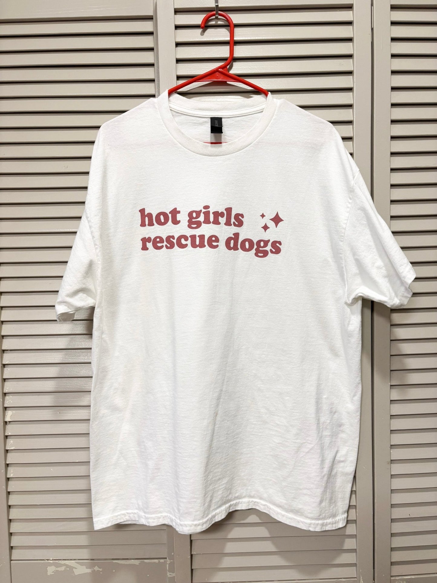 Screen Printed Tee | Hot Girls Rescue Dogs | XL - Detezi Designs-